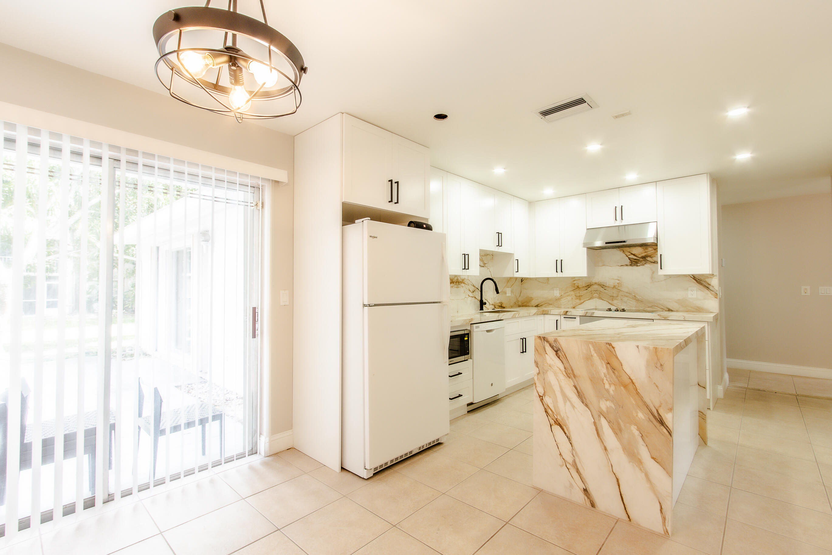 ALPINE WOODS ESTATES NO II - Residential Lease