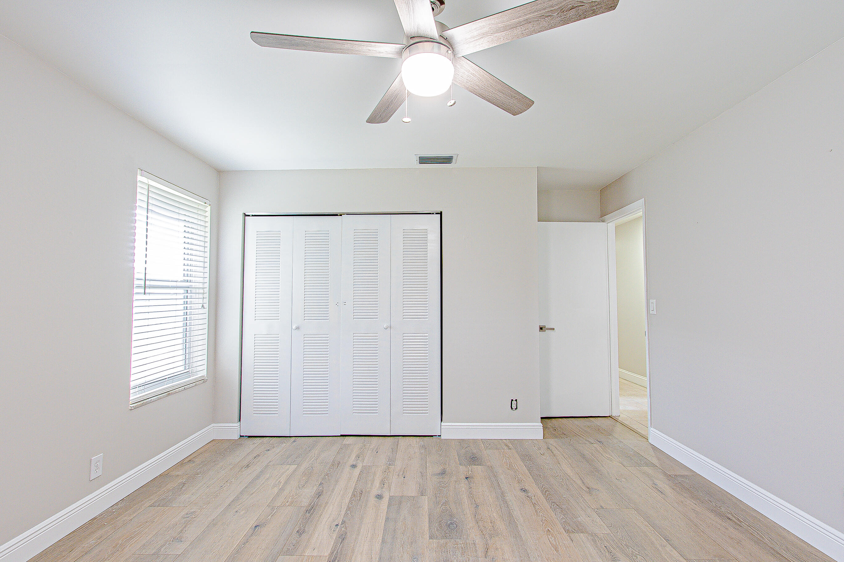 ALPINE WOODS ESTATES NO II - Residential Lease