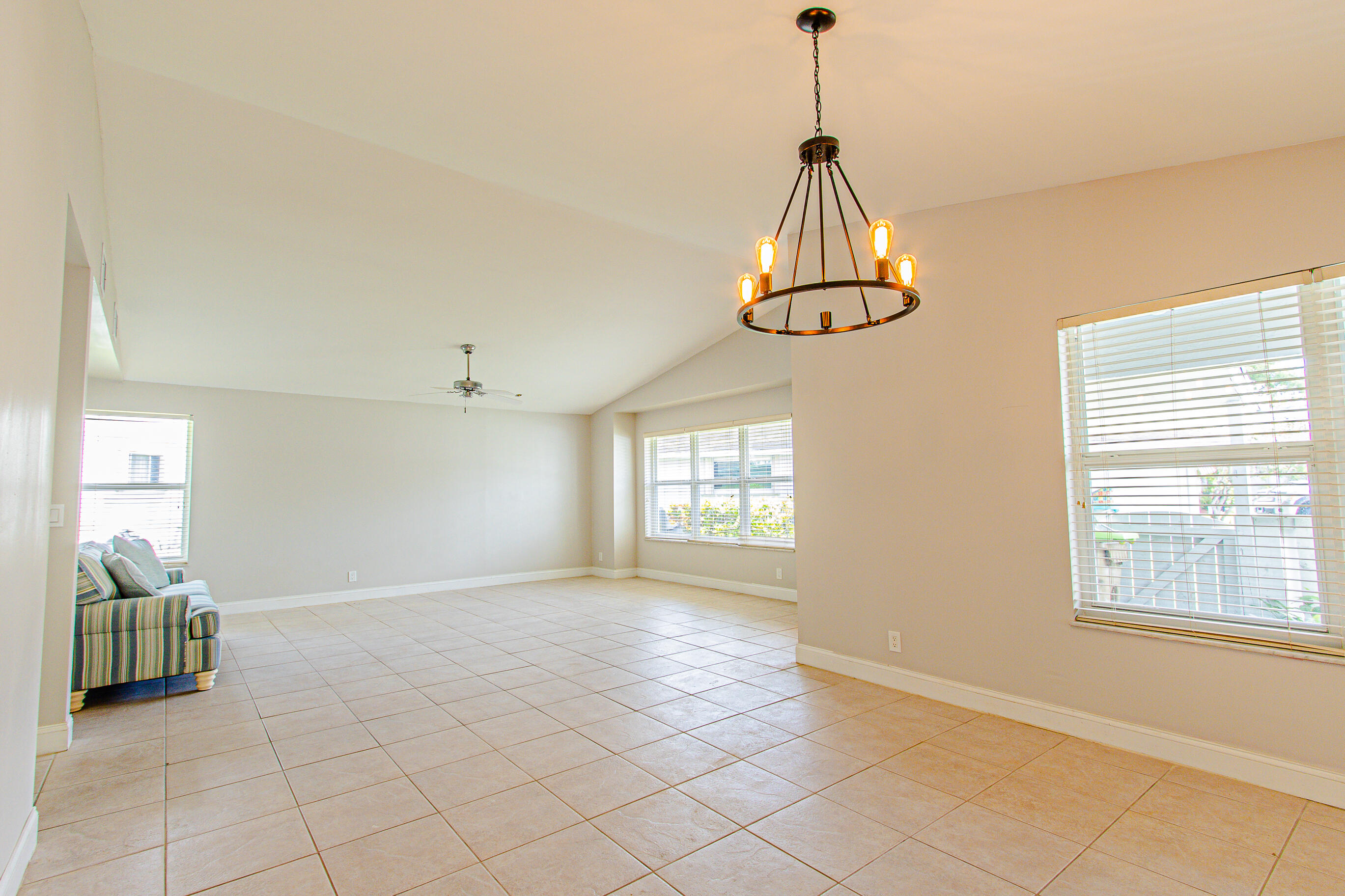 ALPINE WOODS ESTATES NO II - Residential Lease