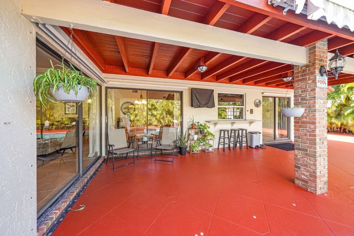 COUNTRY CLUB OF MIAMI ESTATES - Residential