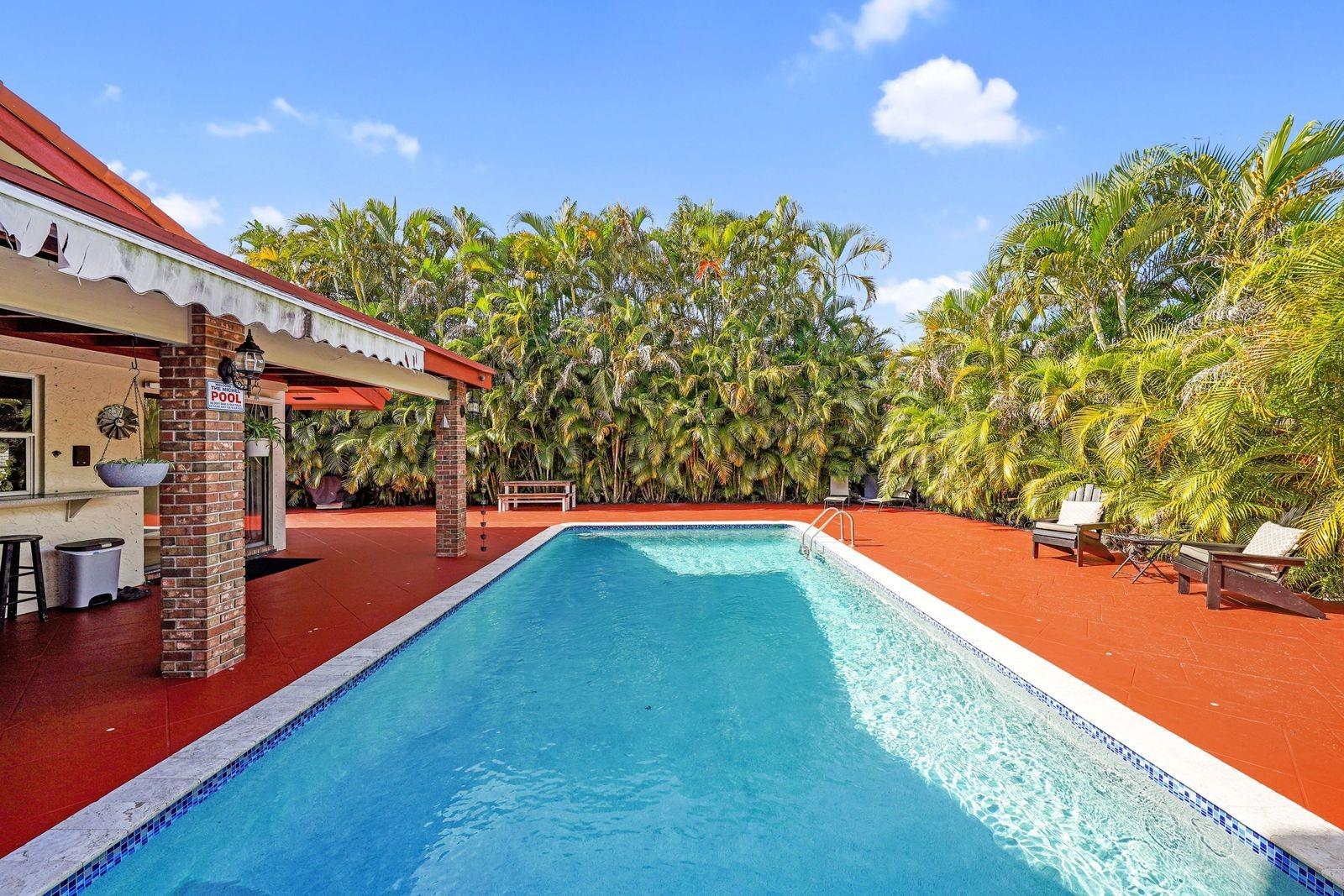 COUNTRY CLUB OF MIAMI ESTATES - Residential