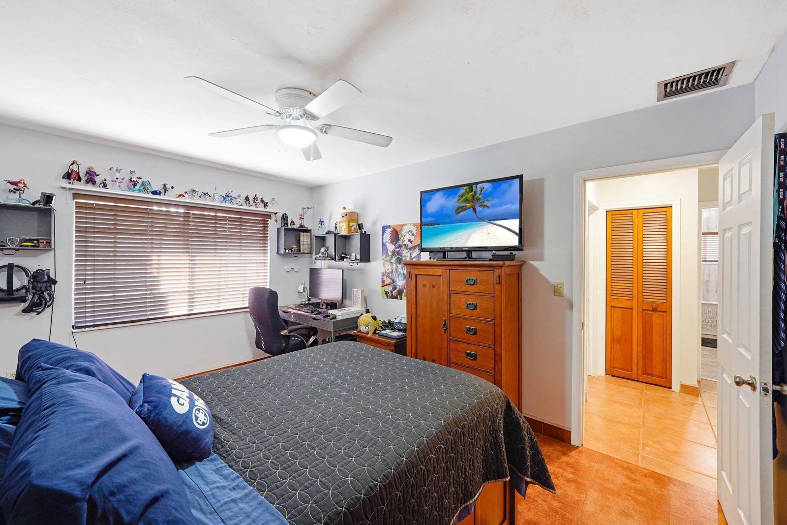 COUNTRY CLUB OF MIAMI ESTATES - Residential