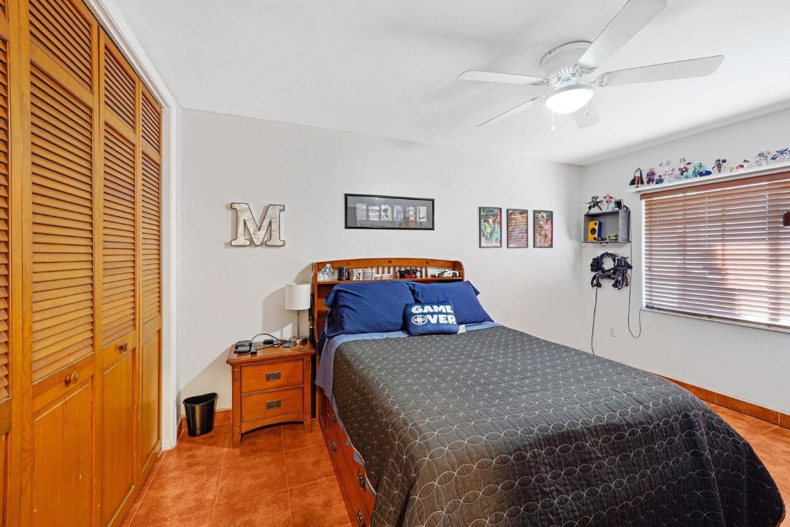 COUNTRY CLUB OF MIAMI ESTATES - Residential