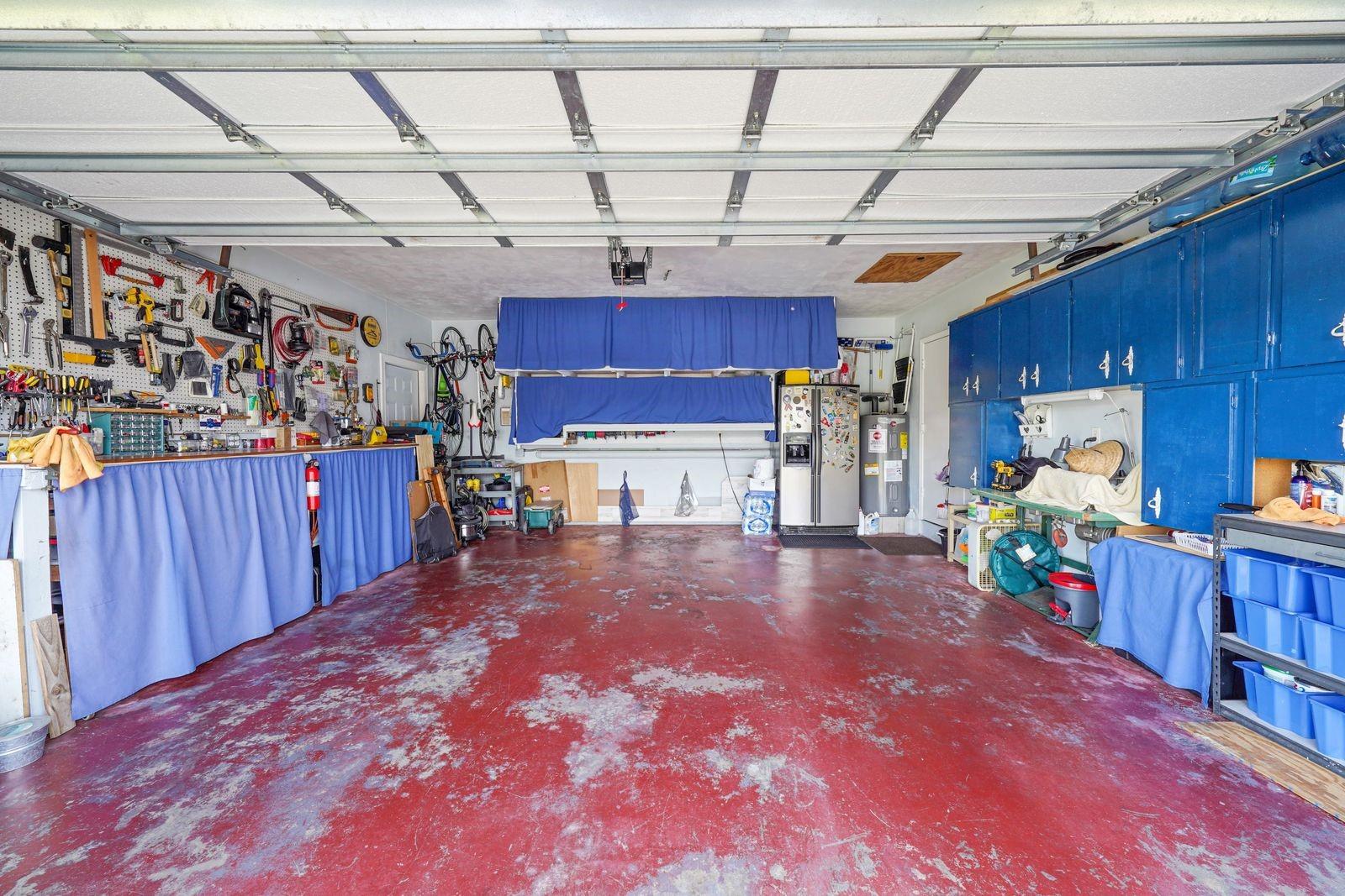 COUNTRY CLUB OF MIAMI ESTATES - Residential