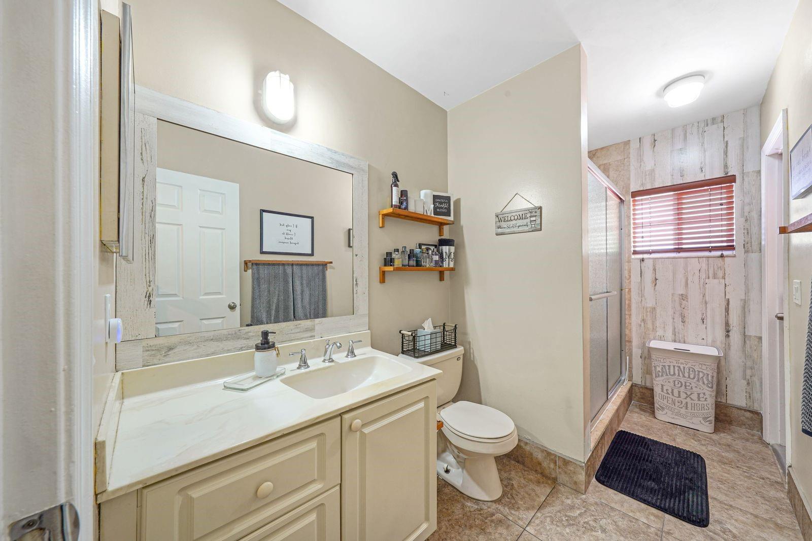 COUNTRY CLUB OF MIAMI ESTATES - Residential