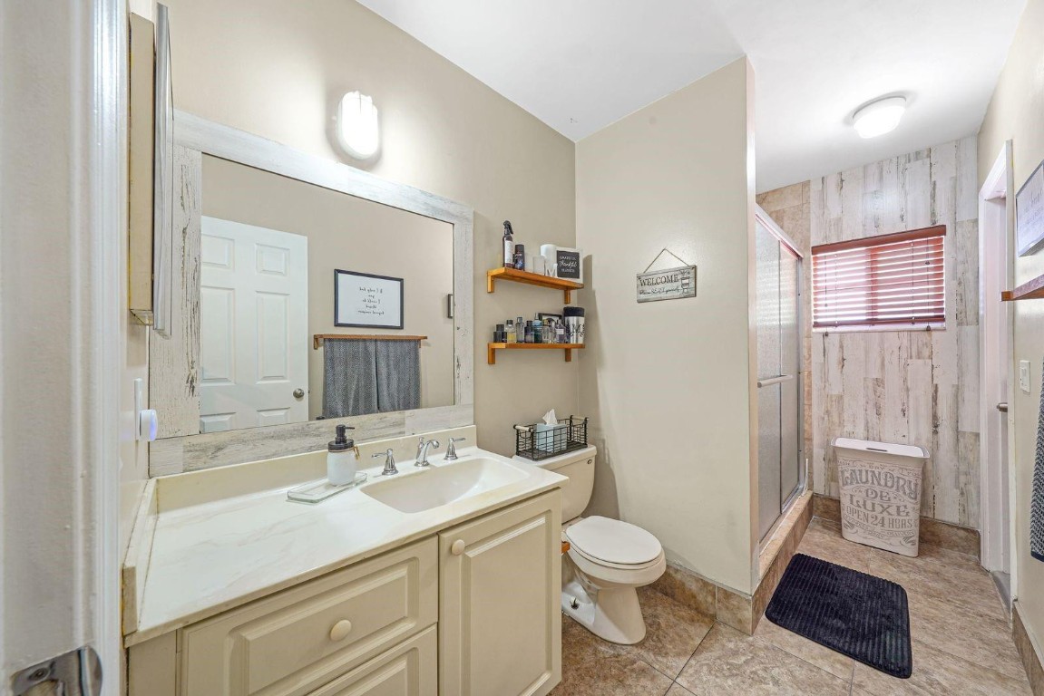 COUNTRY CLUB OF MIAMI ESTATES - Residential