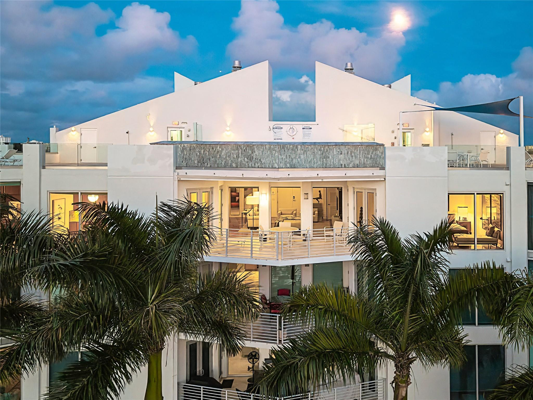 301 Hendricks Isle 10