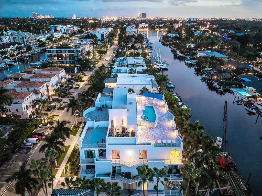 301 Hendricks Isle 10