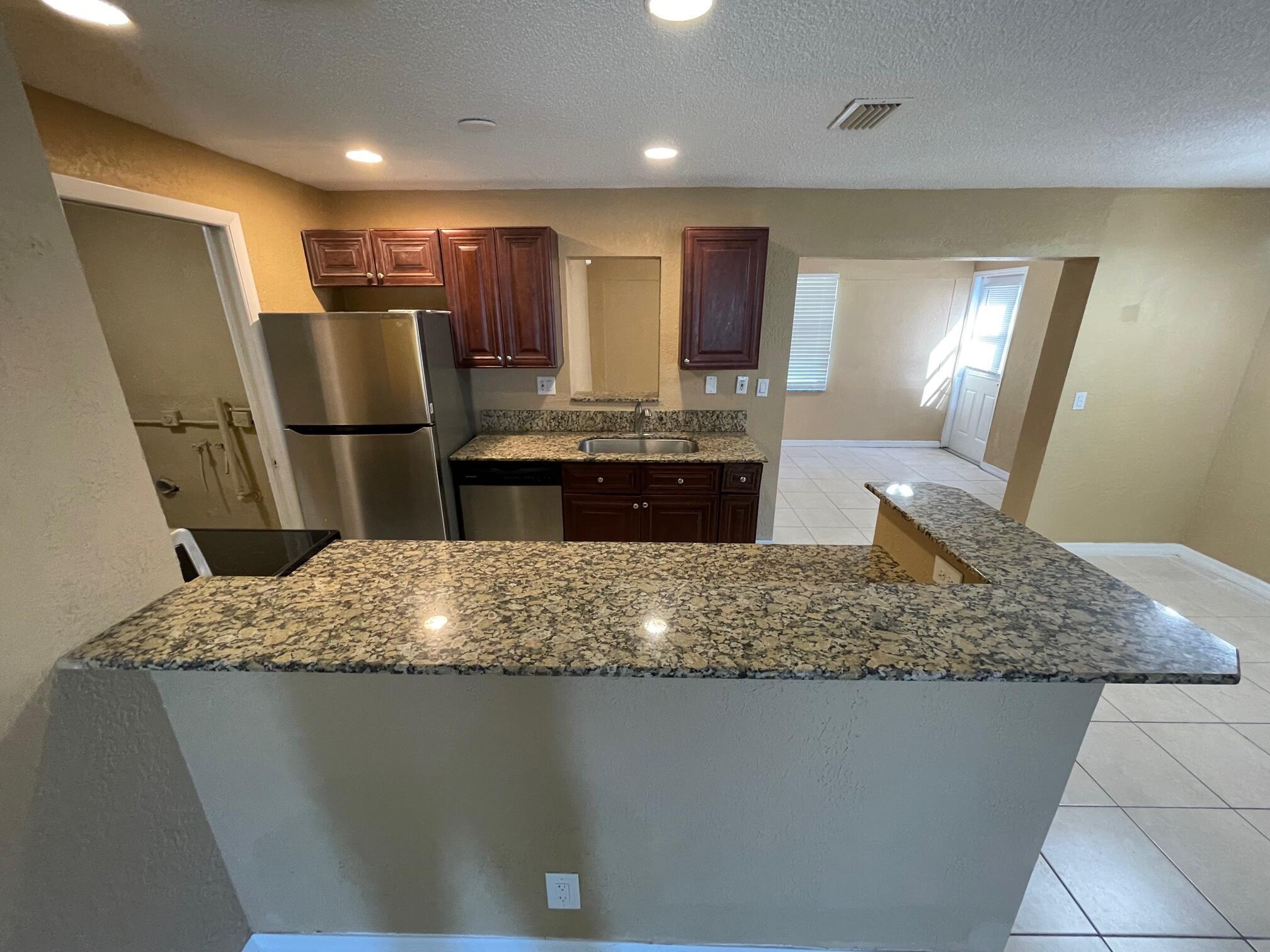 FEDERAL GARDENS 4 - Residential Lease