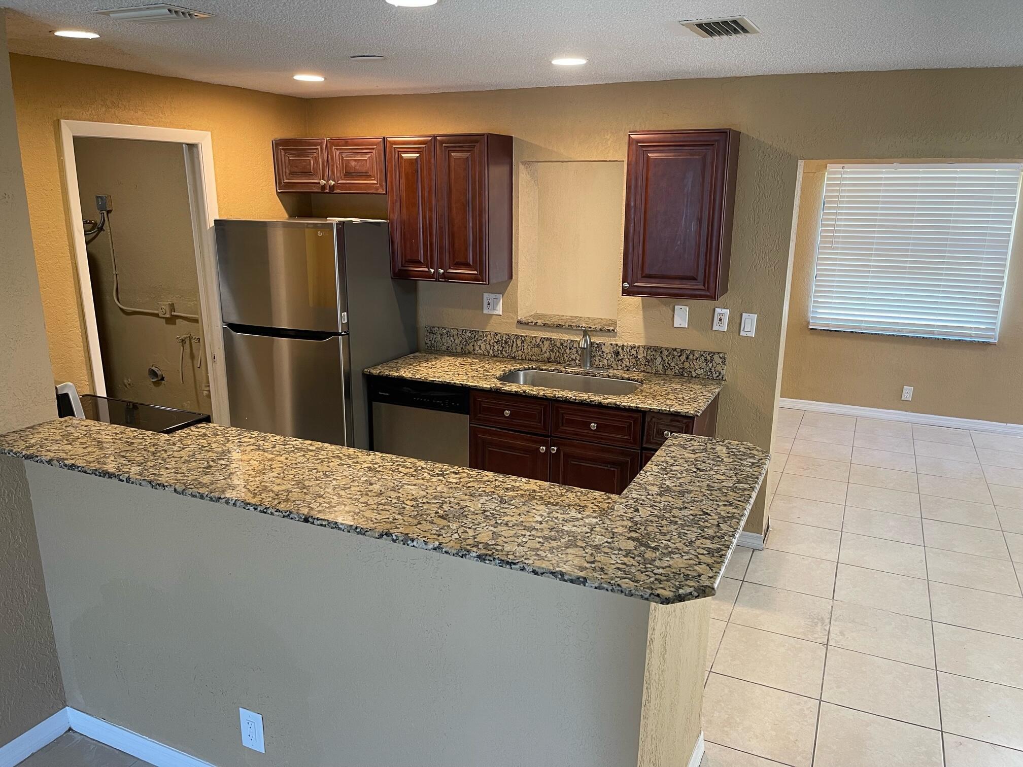 FEDERAL GARDENS 4 - Residential Lease