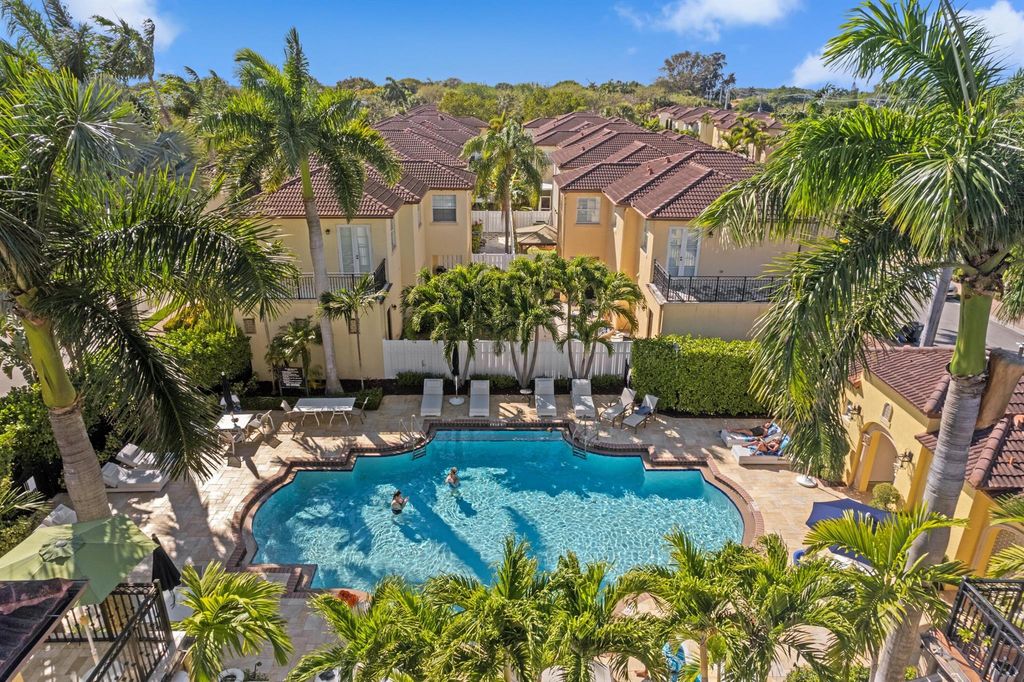 Photo of 40 Via Floresta Drive, Boca Raton, FL 33487 (MLS # R11068493)