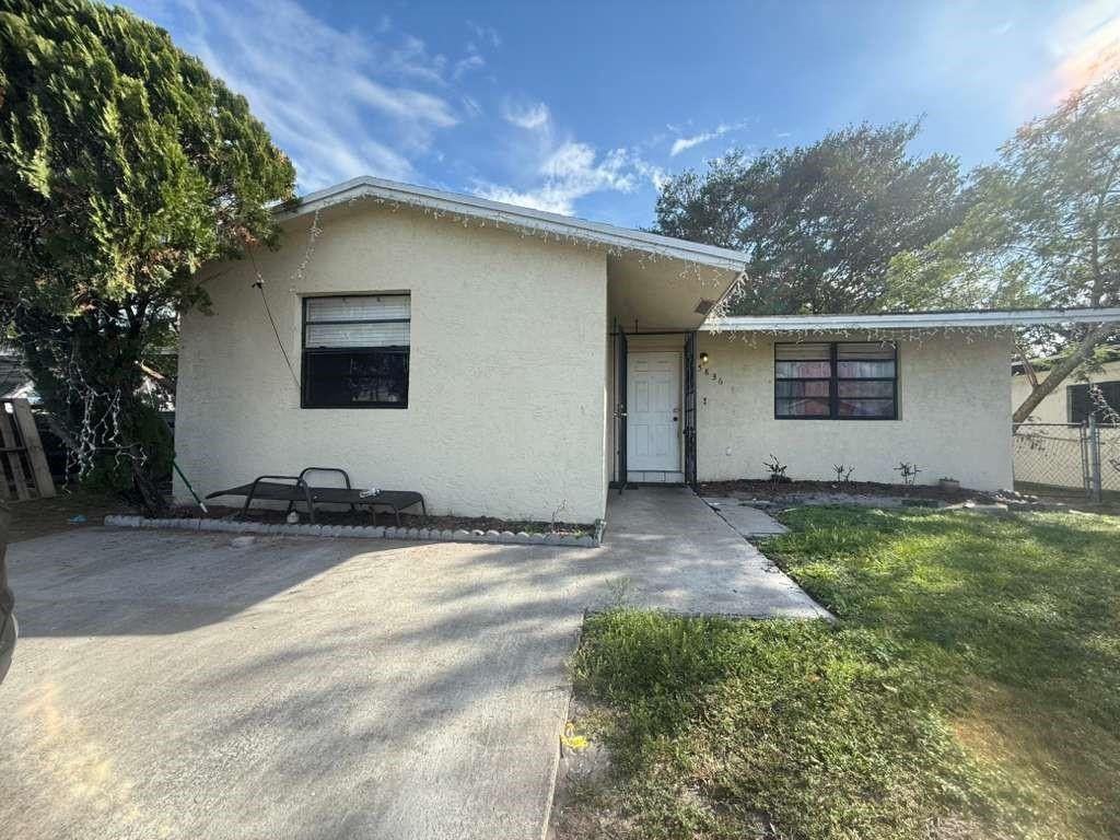 Photo of 5836 Wiley Street, Hollywood, FL 33023 (MLS # F10555798)