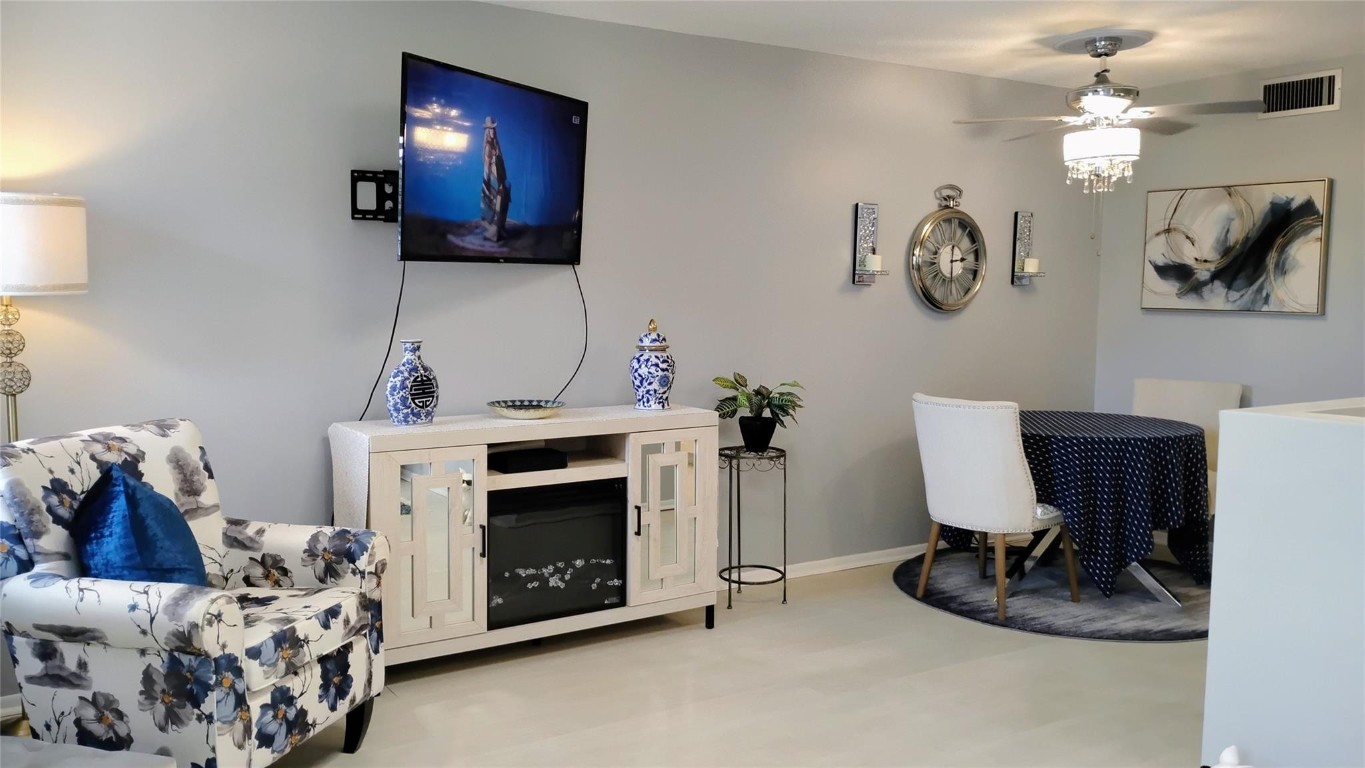 1225 NW 21st Street 3304