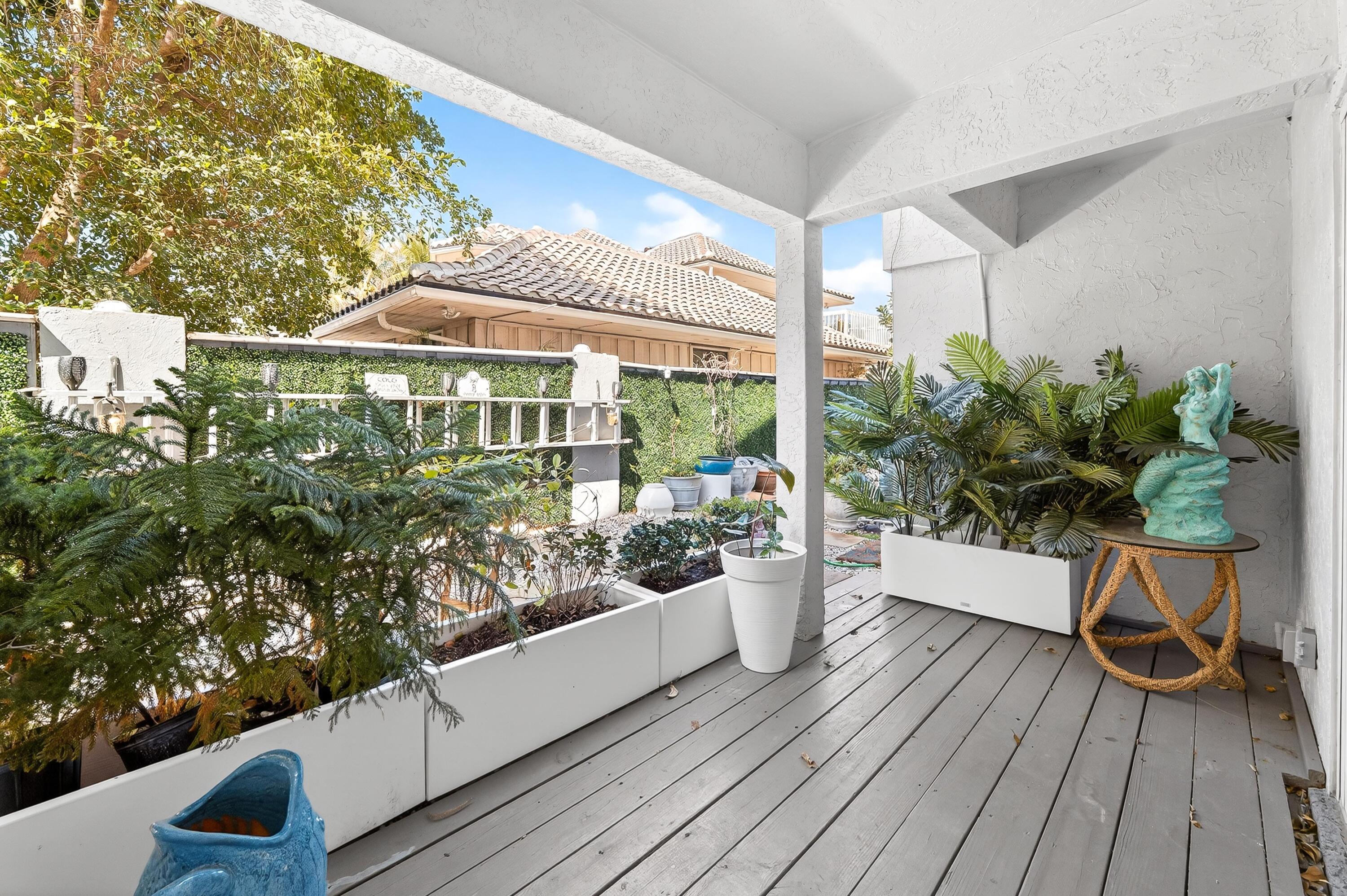 PALM BEACH LAKE WORTH ESTATES 2 - Residential