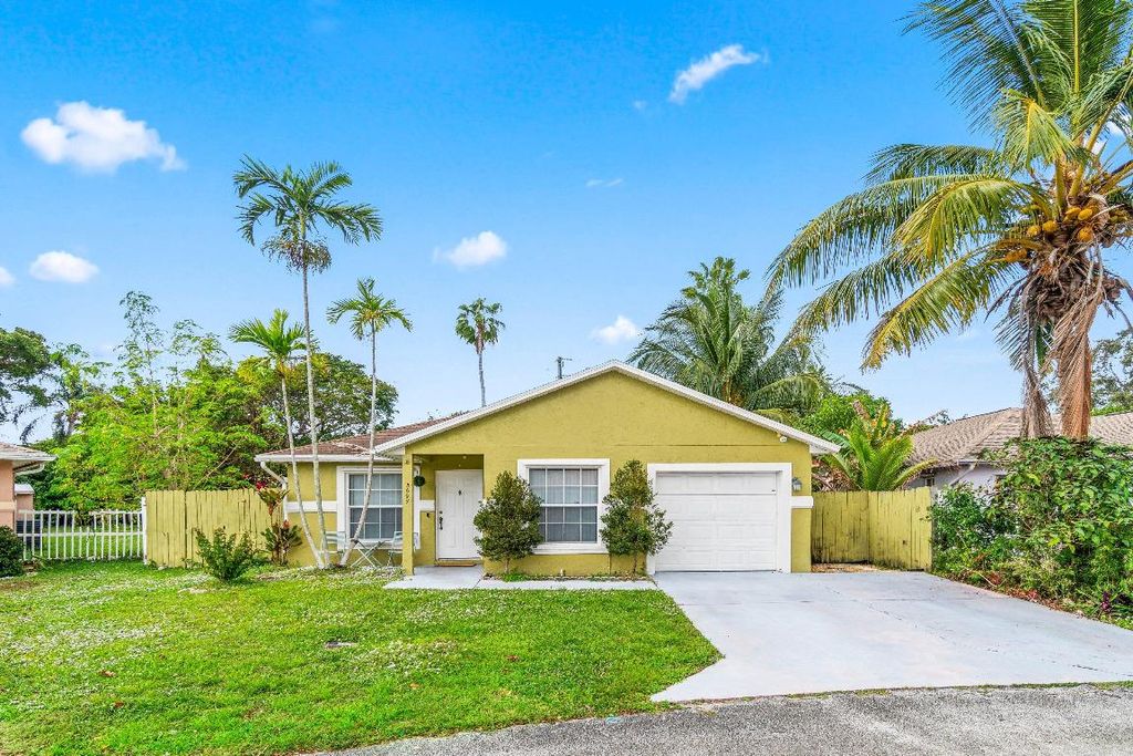 Photo of 5697 Boynton Bay Circle, Boynton Beach, FL 33437 (MLS # R11152936)