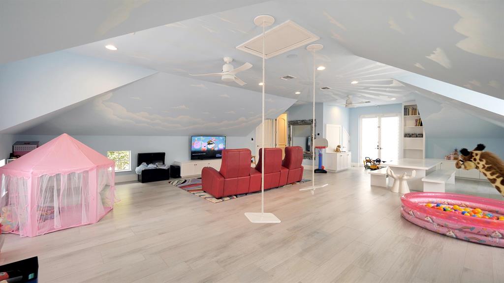 IN THE PINES - Residential