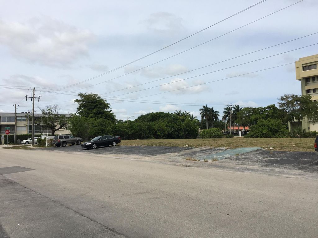 Photo of 1590 NW 43rd Apt 310 Avenue, Lauderhill, FL 33313 (MLS # B26022591)