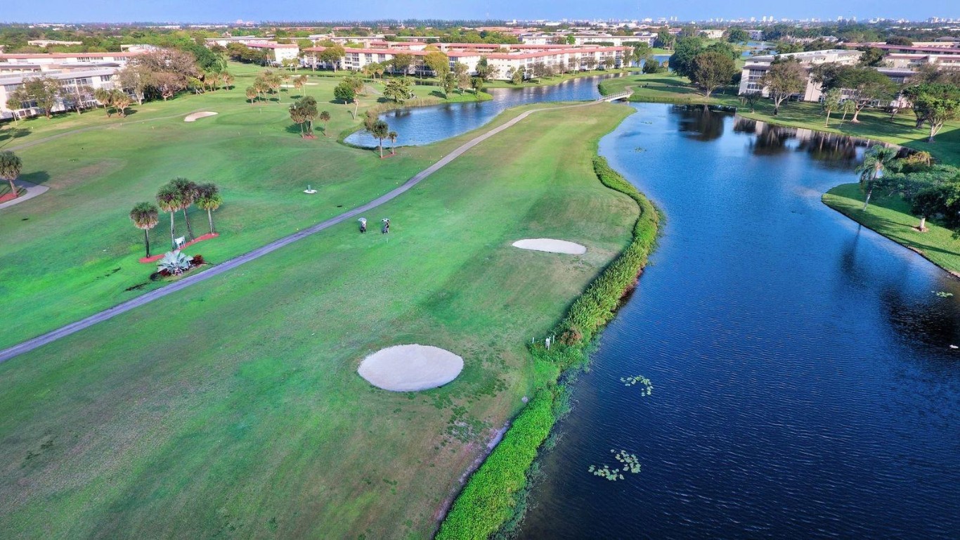 WYNMOOR GOLF VILLAGE - Residential