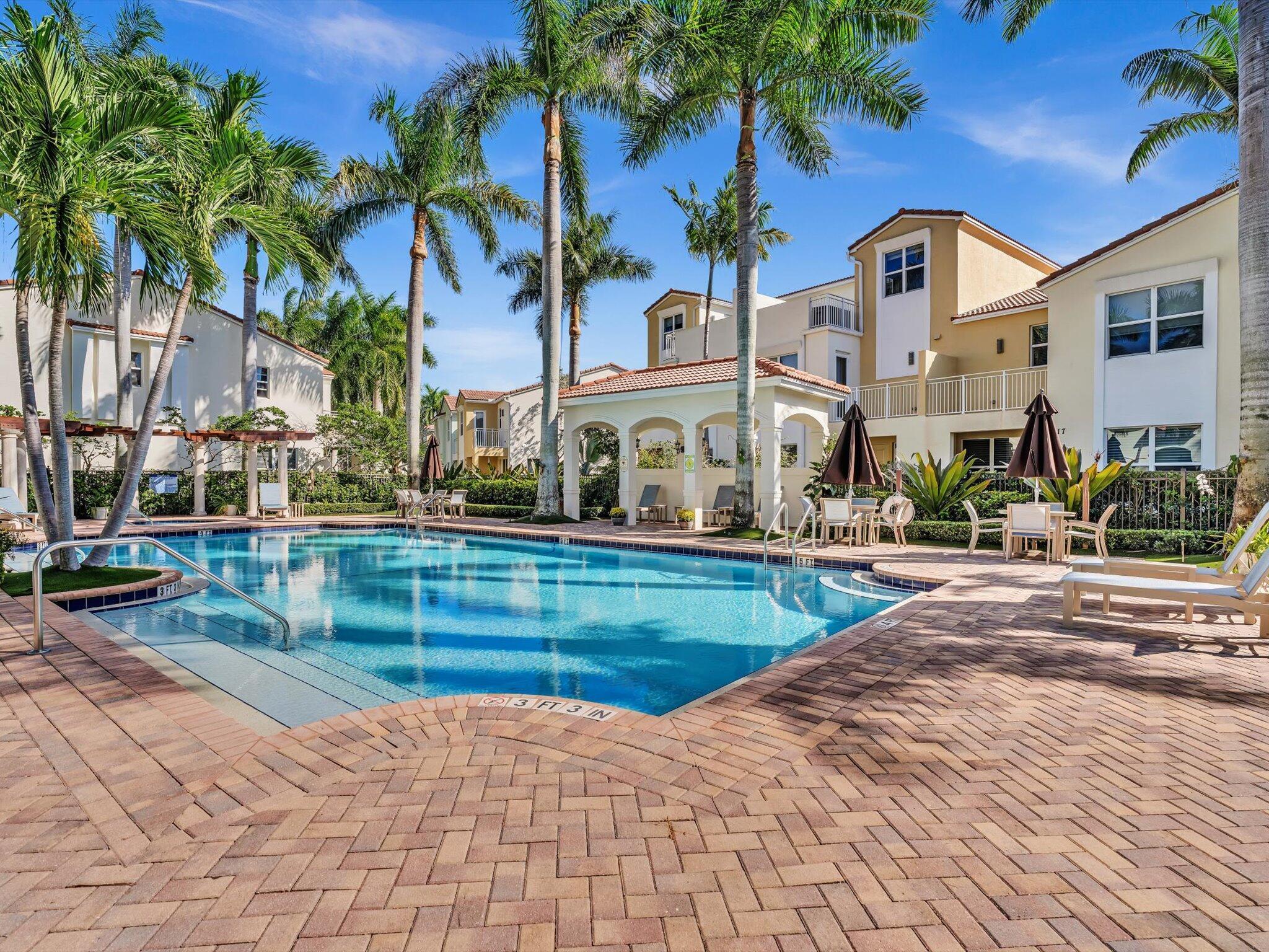 CENTRA BLUE LAKE TOWNHOME - Residential