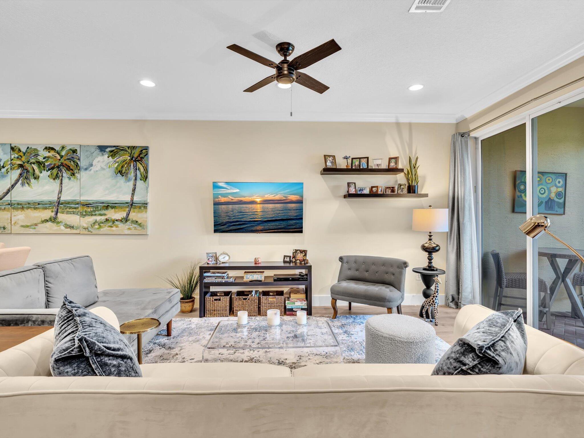 CENTRA BLUE LAKE TOWNHOME - Residential