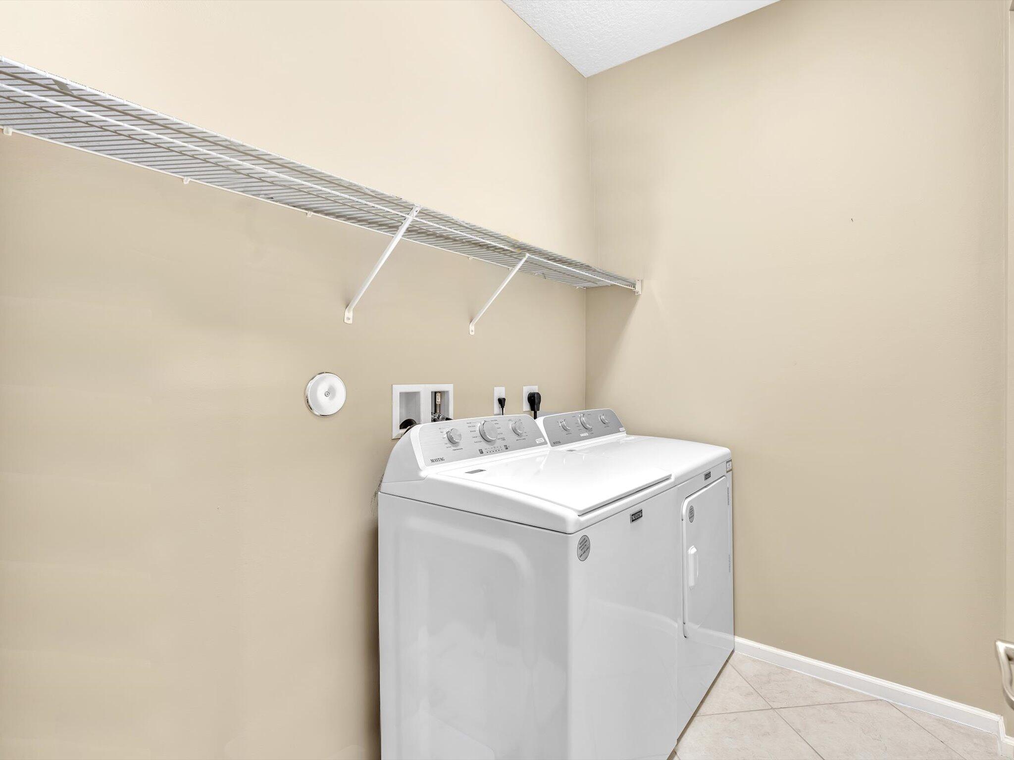 CENTRA BLUE LAKE TOWNHOME - Residential