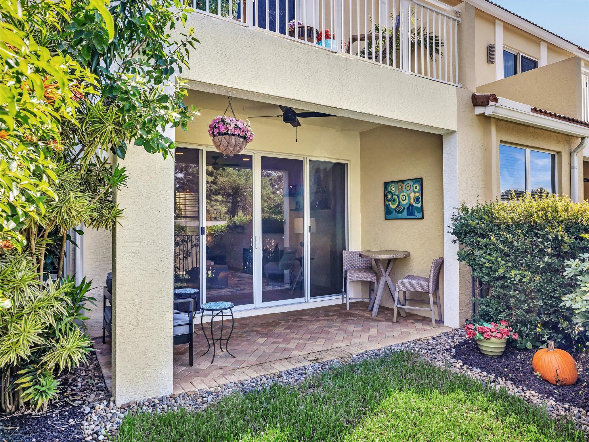 CENTRA BLUE LAKE TOWNHOME - Residential