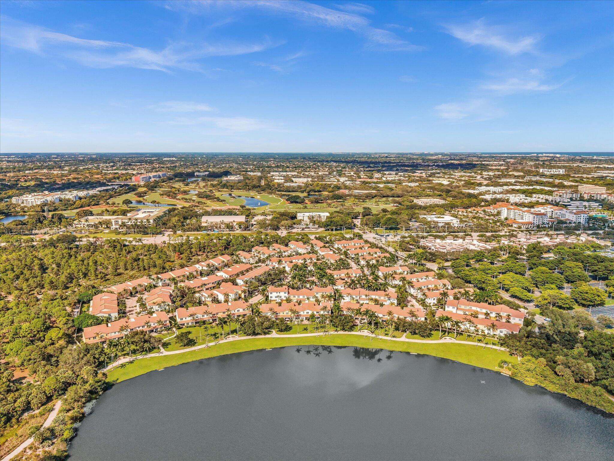 CENTRA BLUE LAKE TOWNHOME - Residential