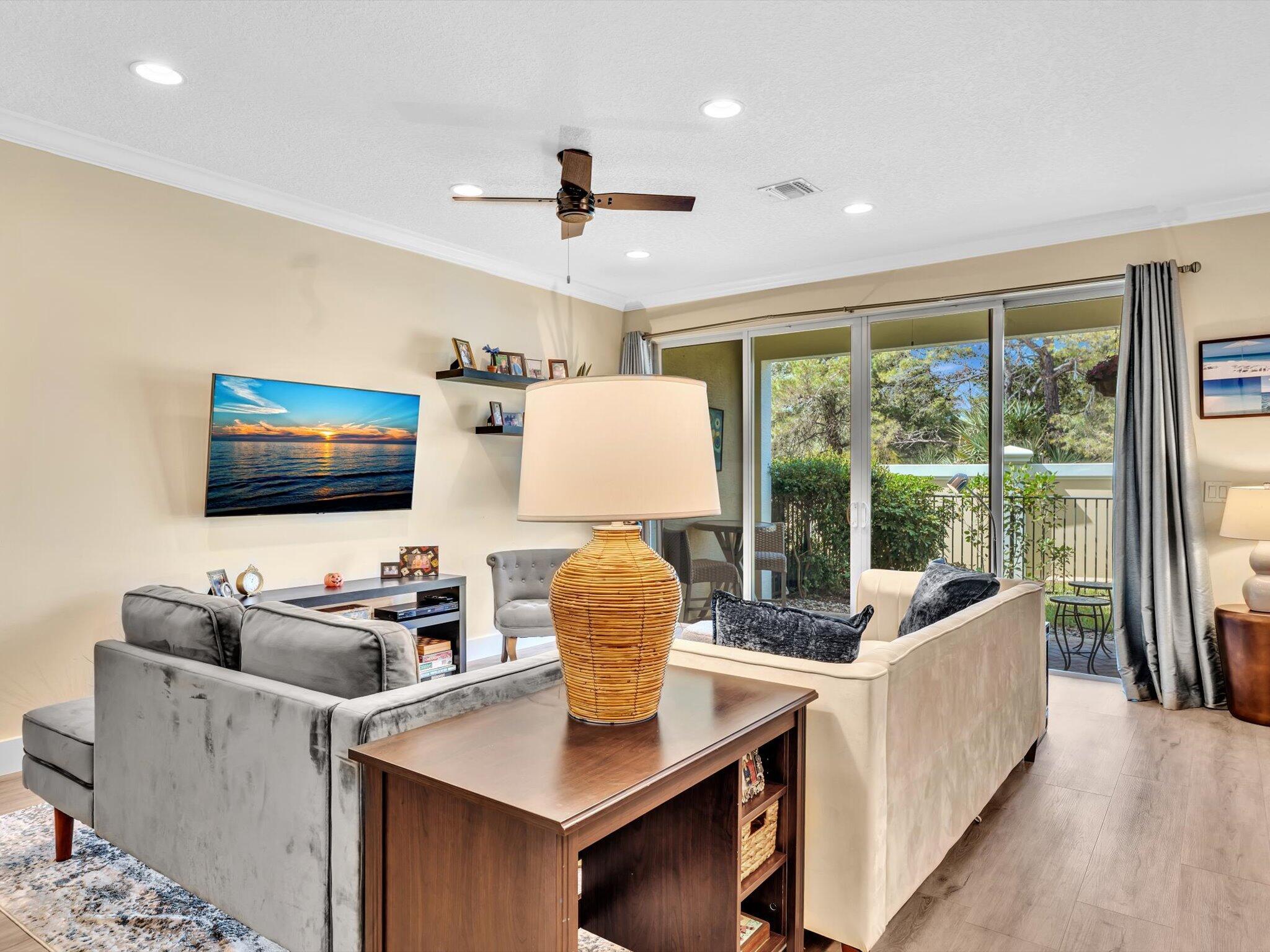 CENTRA BLUE LAKE TOWNHOME - Residential