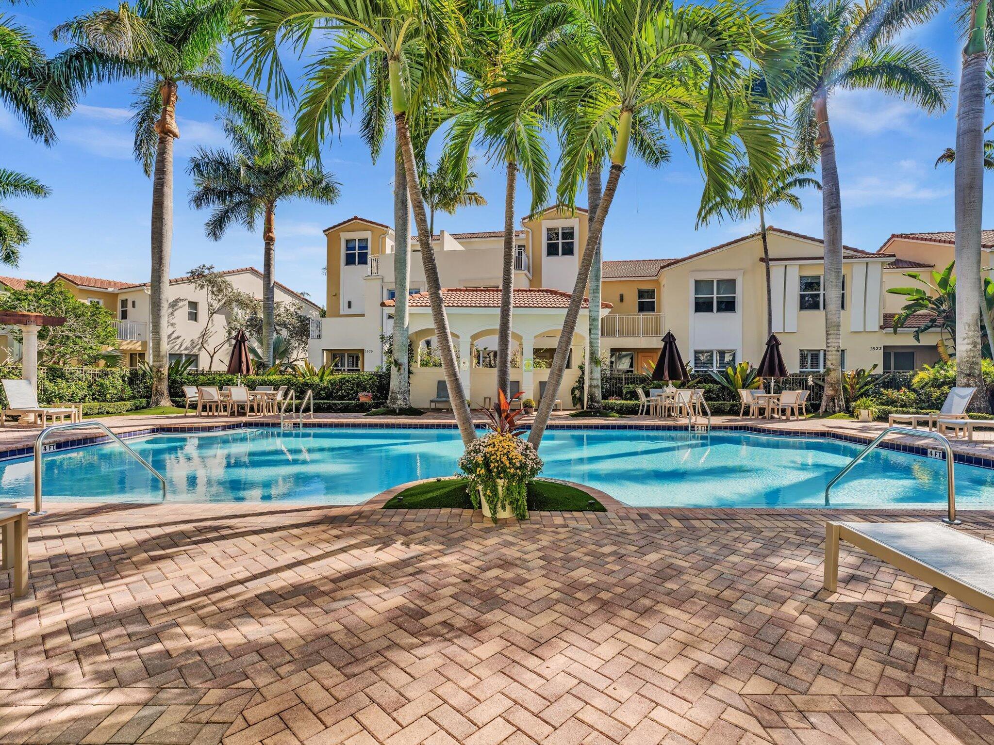 CENTRA BLUE LAKE TOWNHOME - Residential