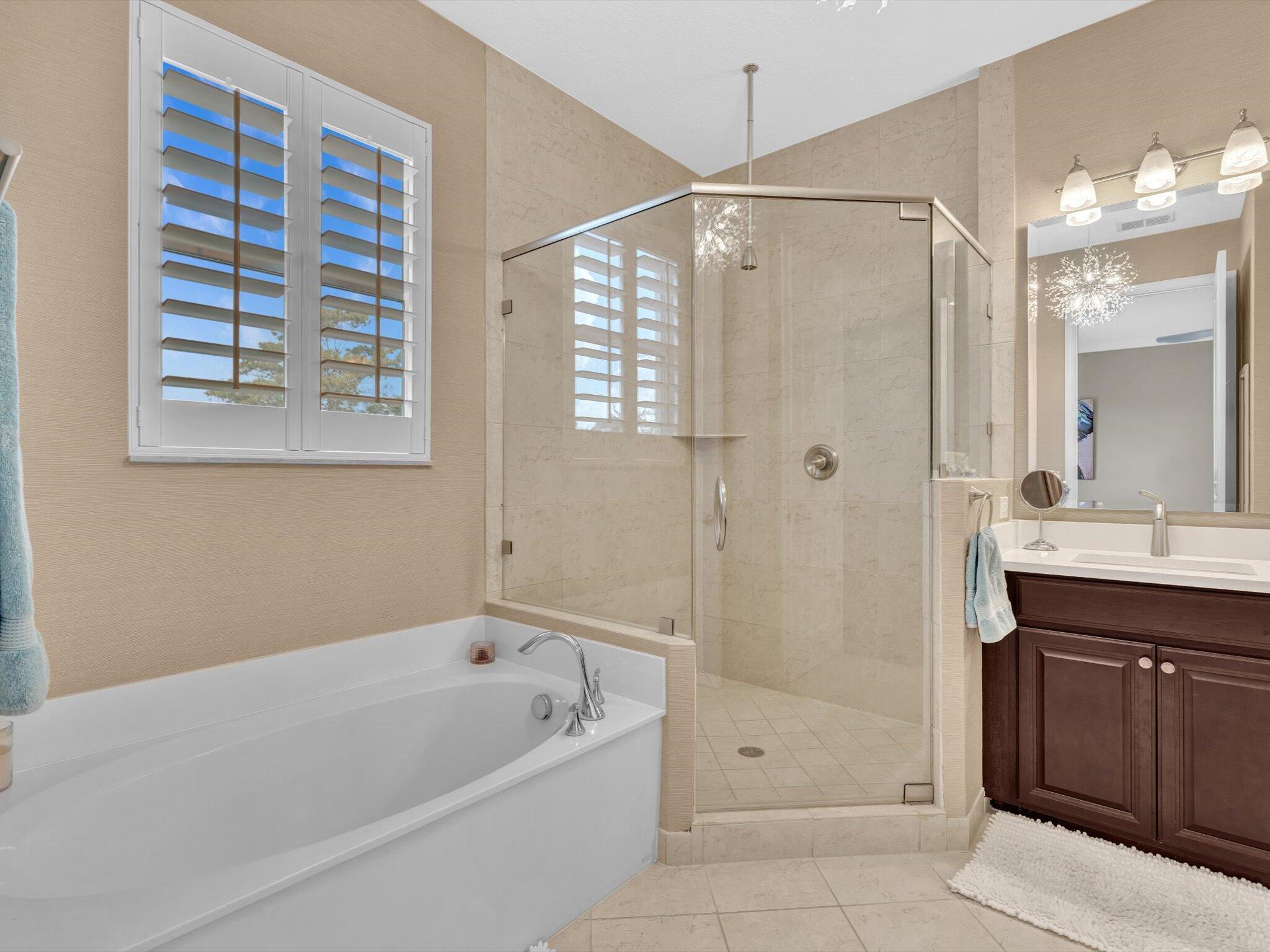 CENTRA BLUE LAKE TOWNHOME - Residential