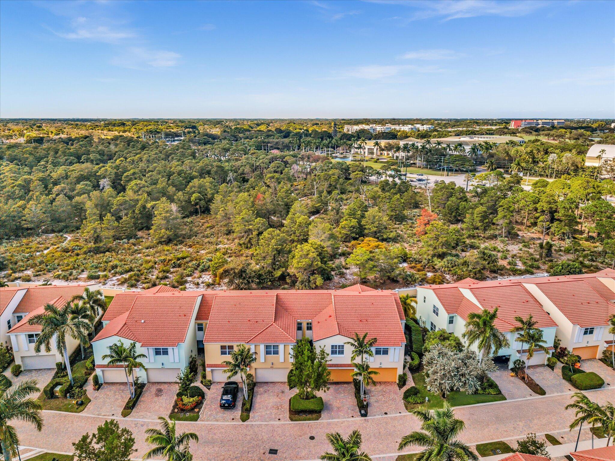 CENTRA BLUE LAKE TOWNHOME - Residential