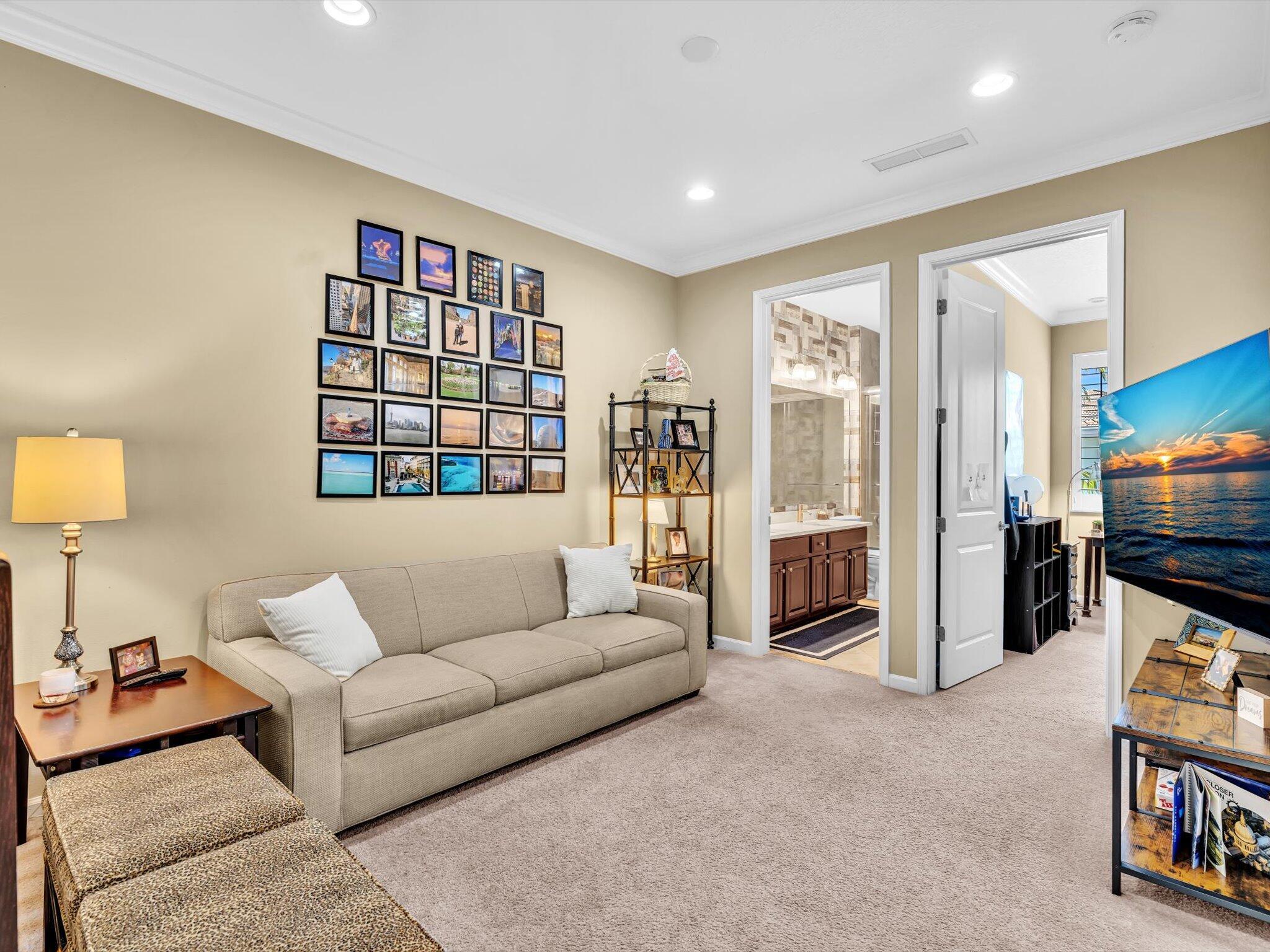 CENTRA BLUE LAKE TOWNHOME - Residential