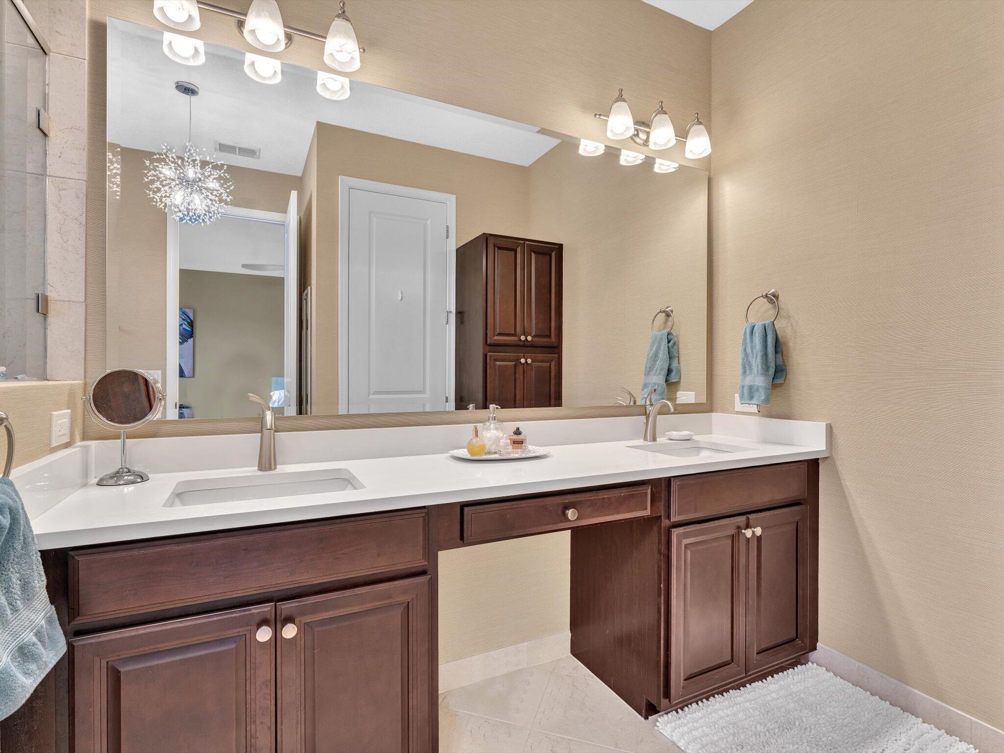 CENTRA BLUE LAKE TOWNHOME - Residential
