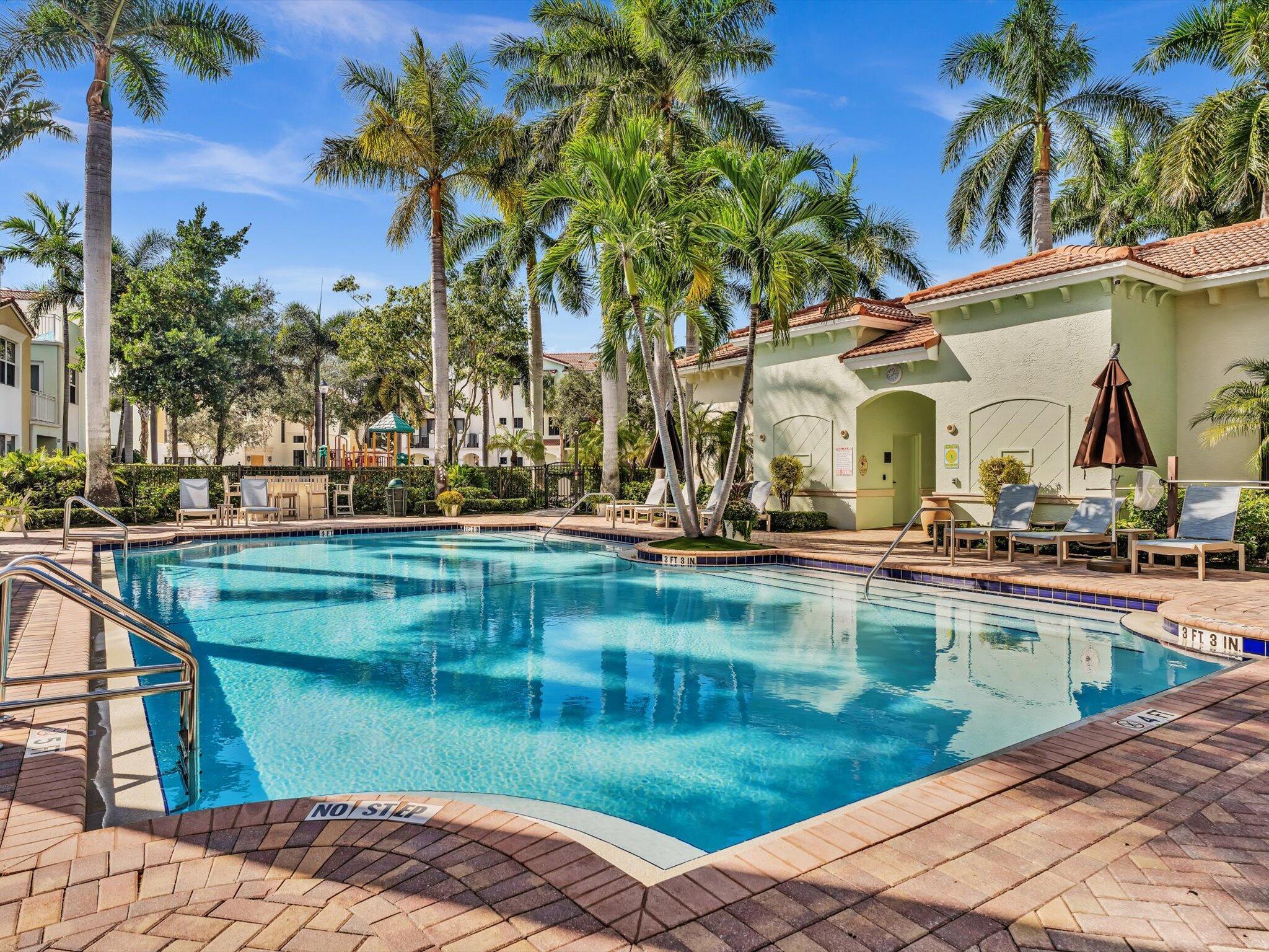 CENTRA BLUE LAKE TOWNHOME - Residential