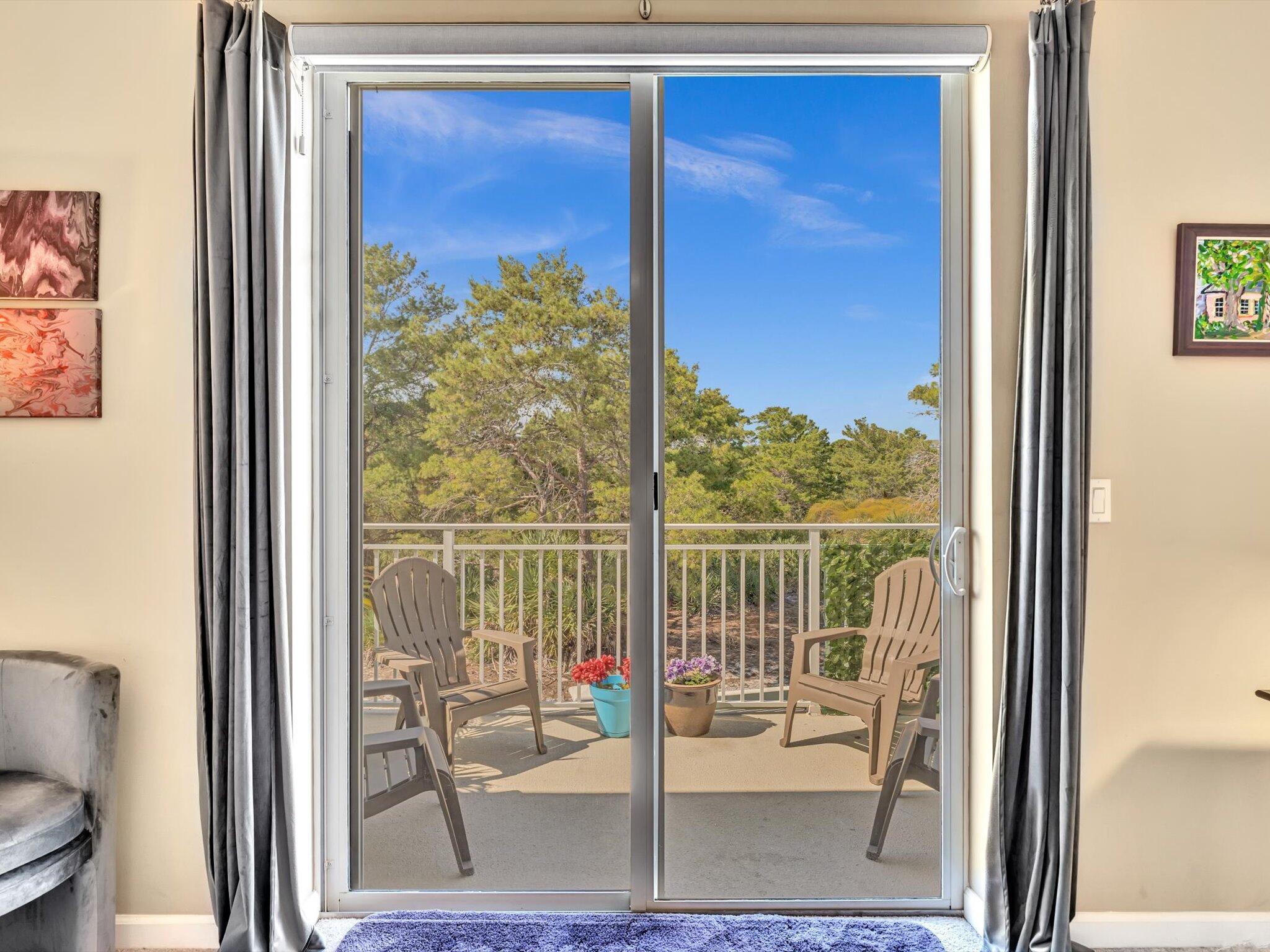 CENTRA BLUE LAKE TOWNHOME - Residential