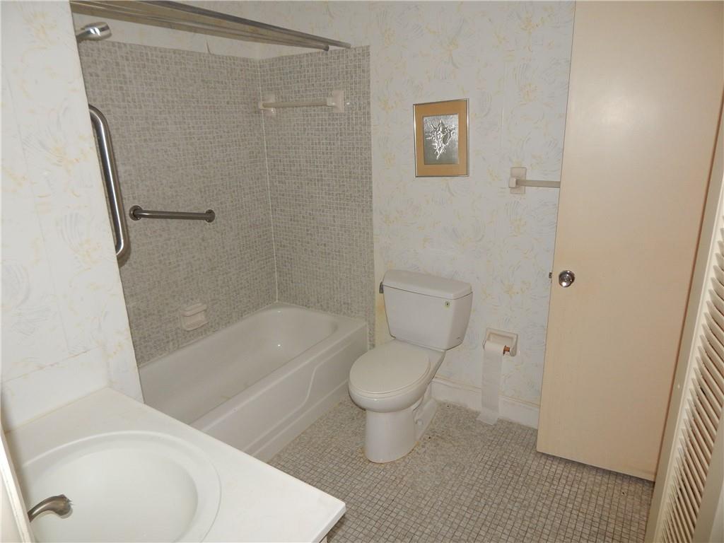 Boca Lakes - Residential