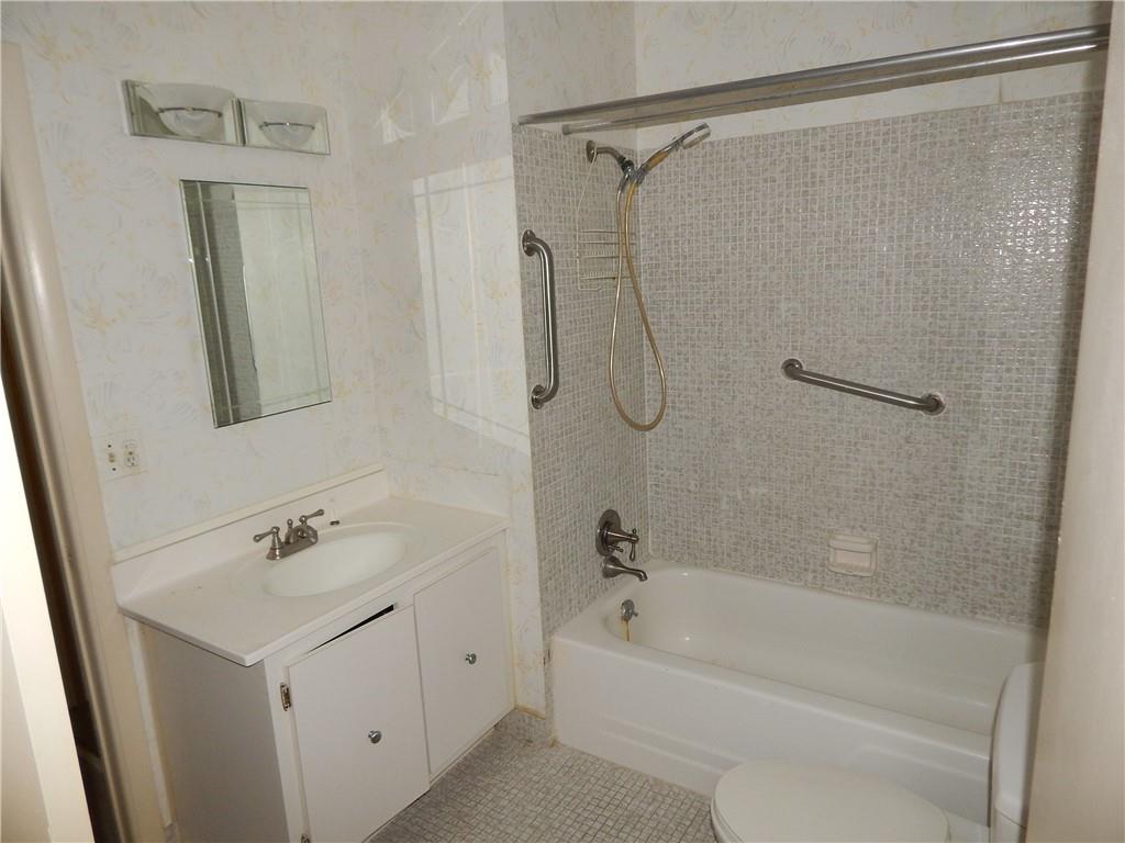Boca Lakes - Residential