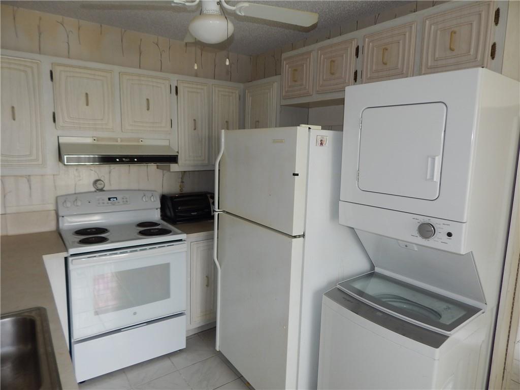 Boca Lakes - Residential