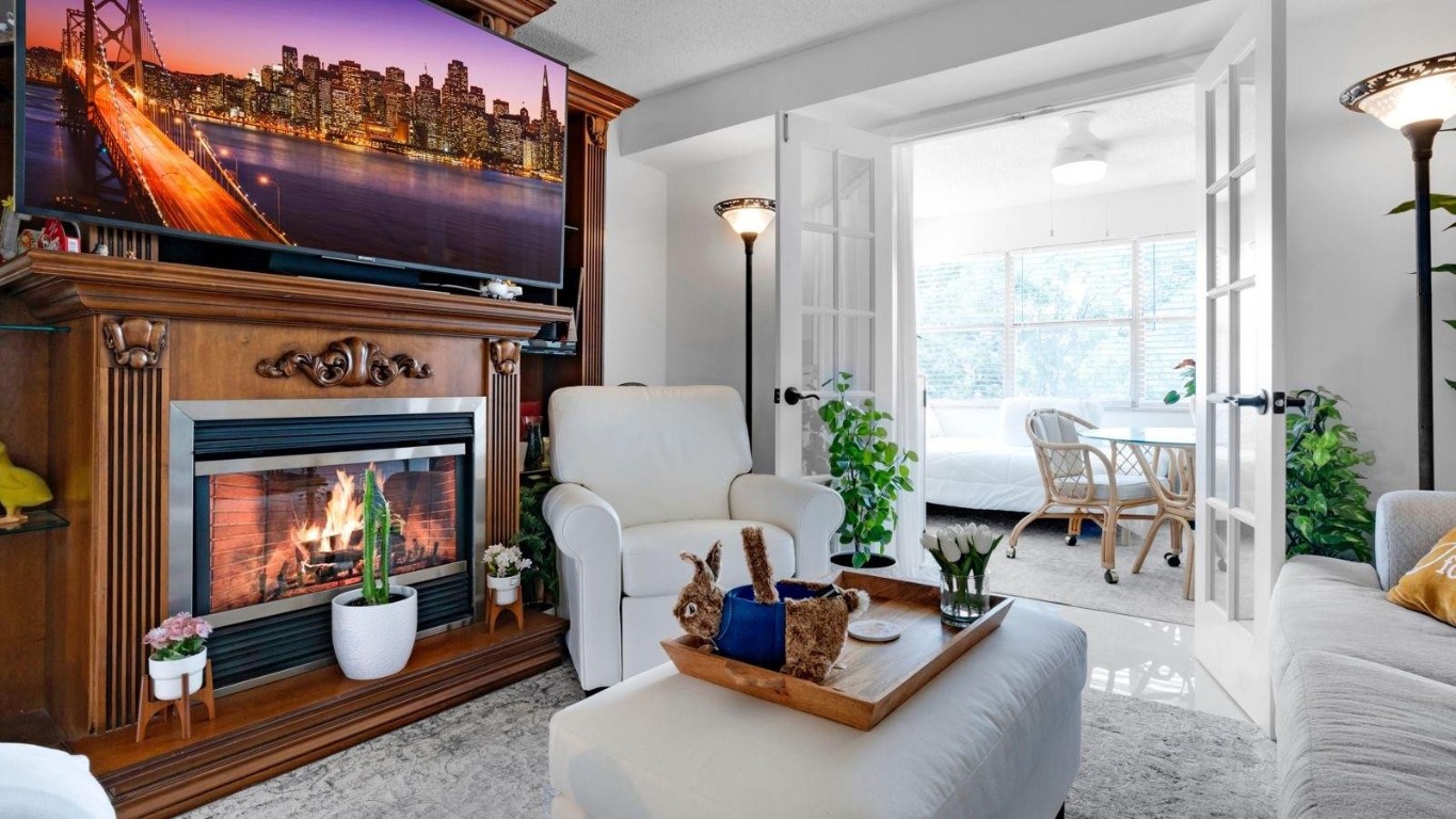 Sunrise Lakes  119 condo - Residential