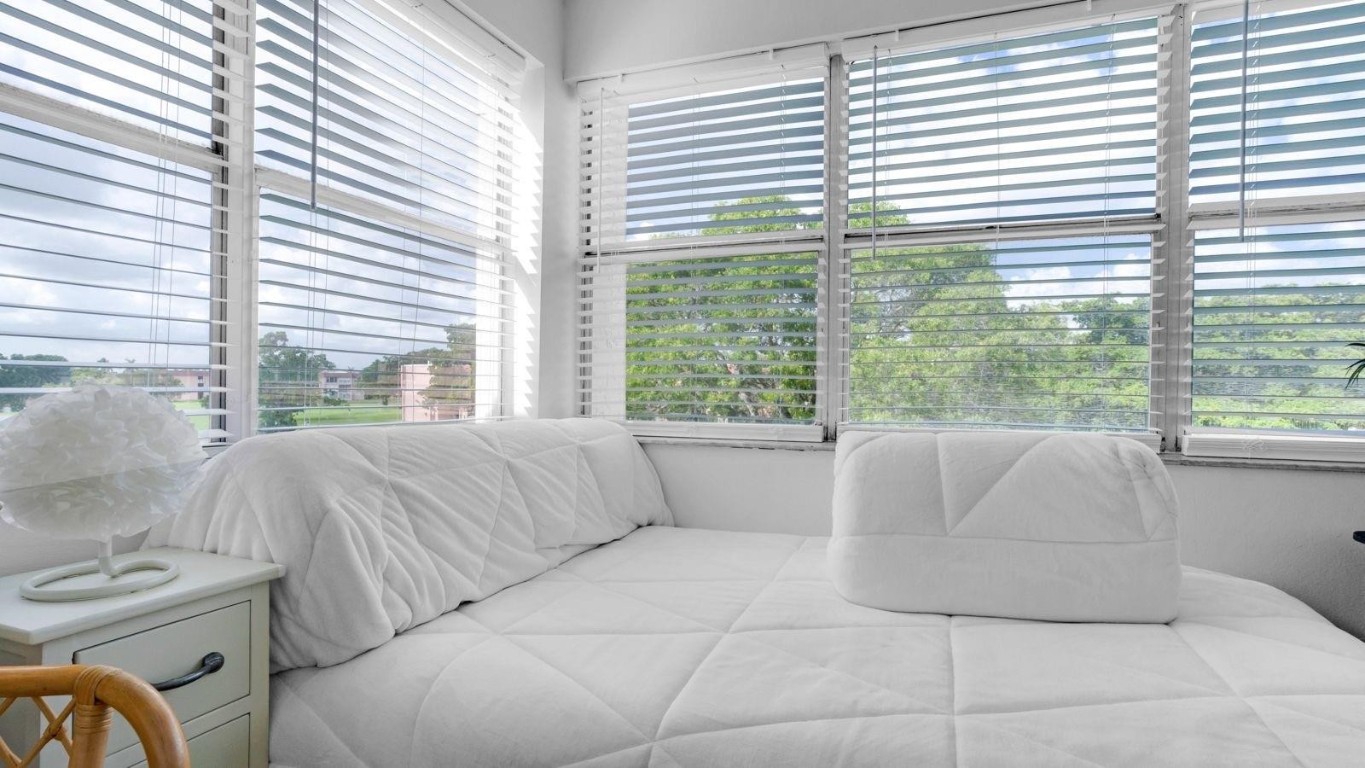 Sunrise Lakes  119 condo - Residential