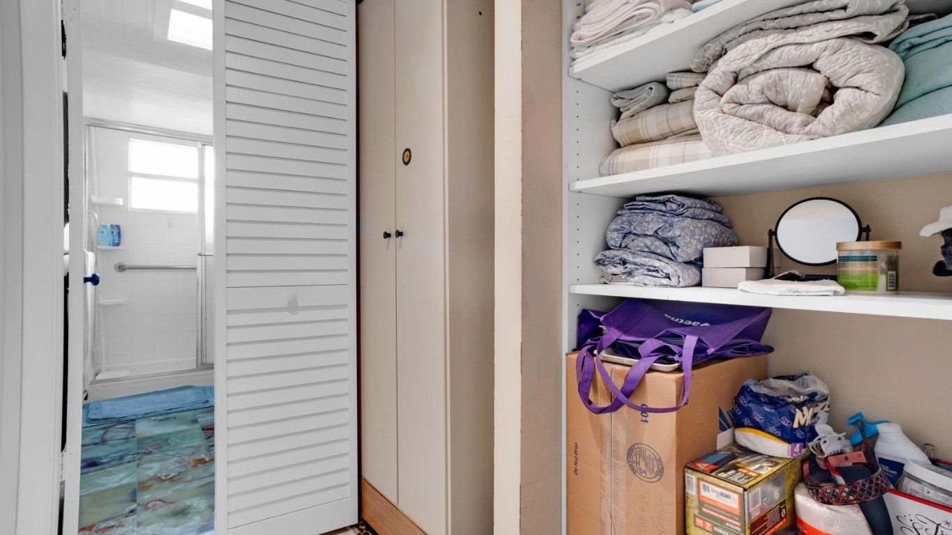 Sunrise Lakes  119 condo - Residential