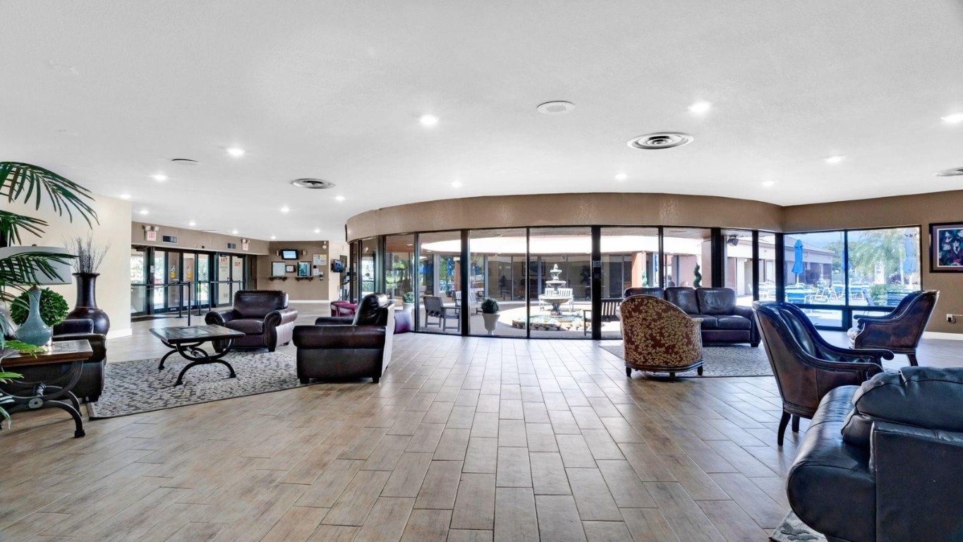 Sunrise Lakes  119 condo - Residential