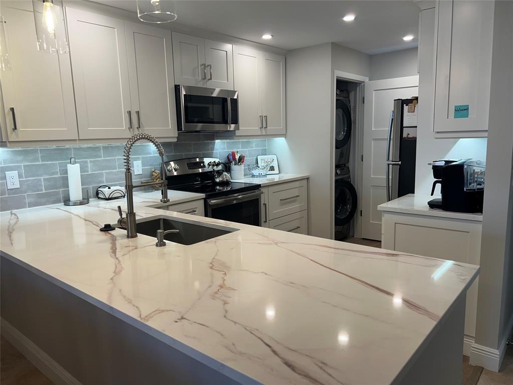 Hillsboro Cove Condo - Residential Lease