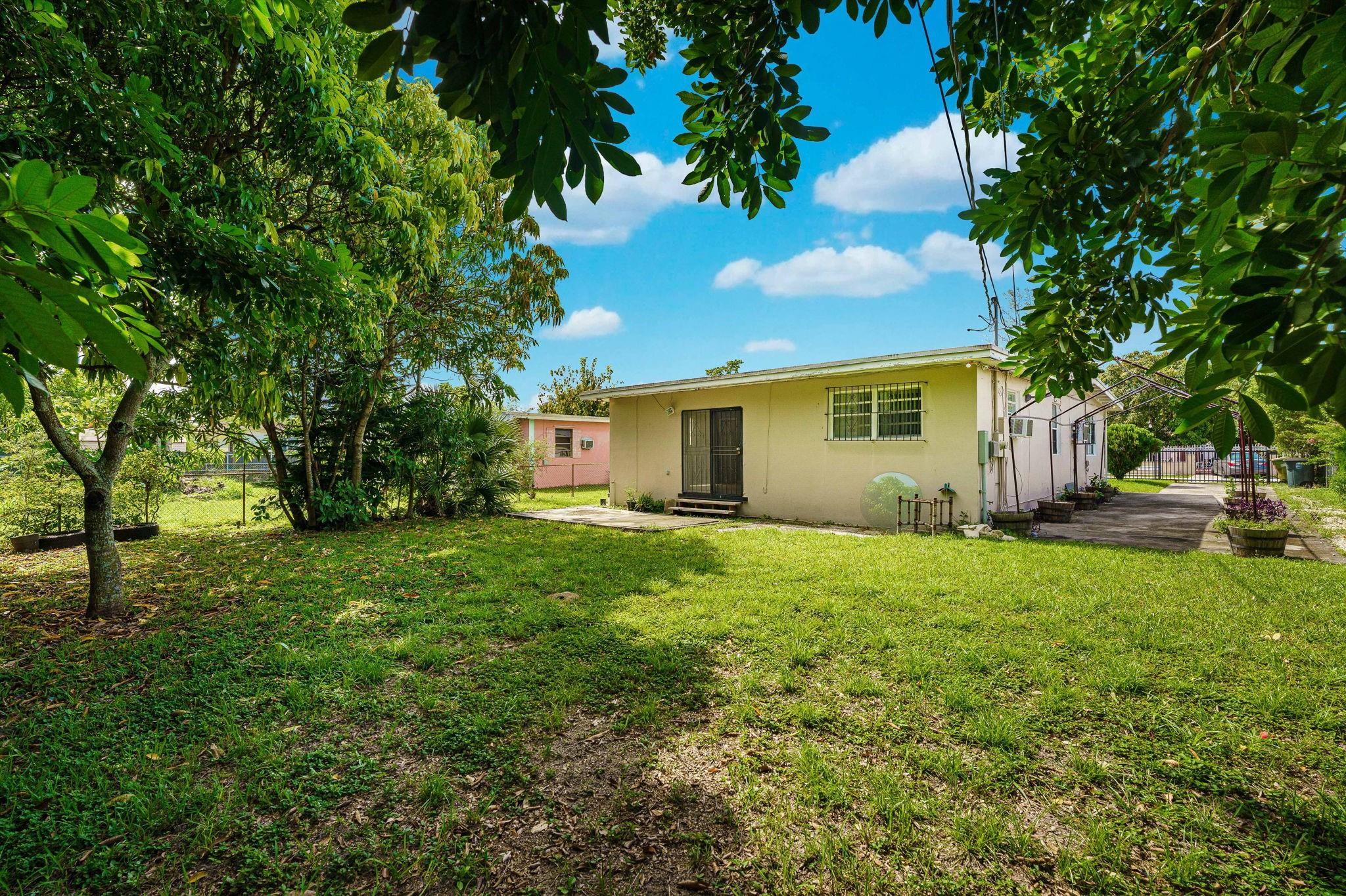 430 NW 133rd St