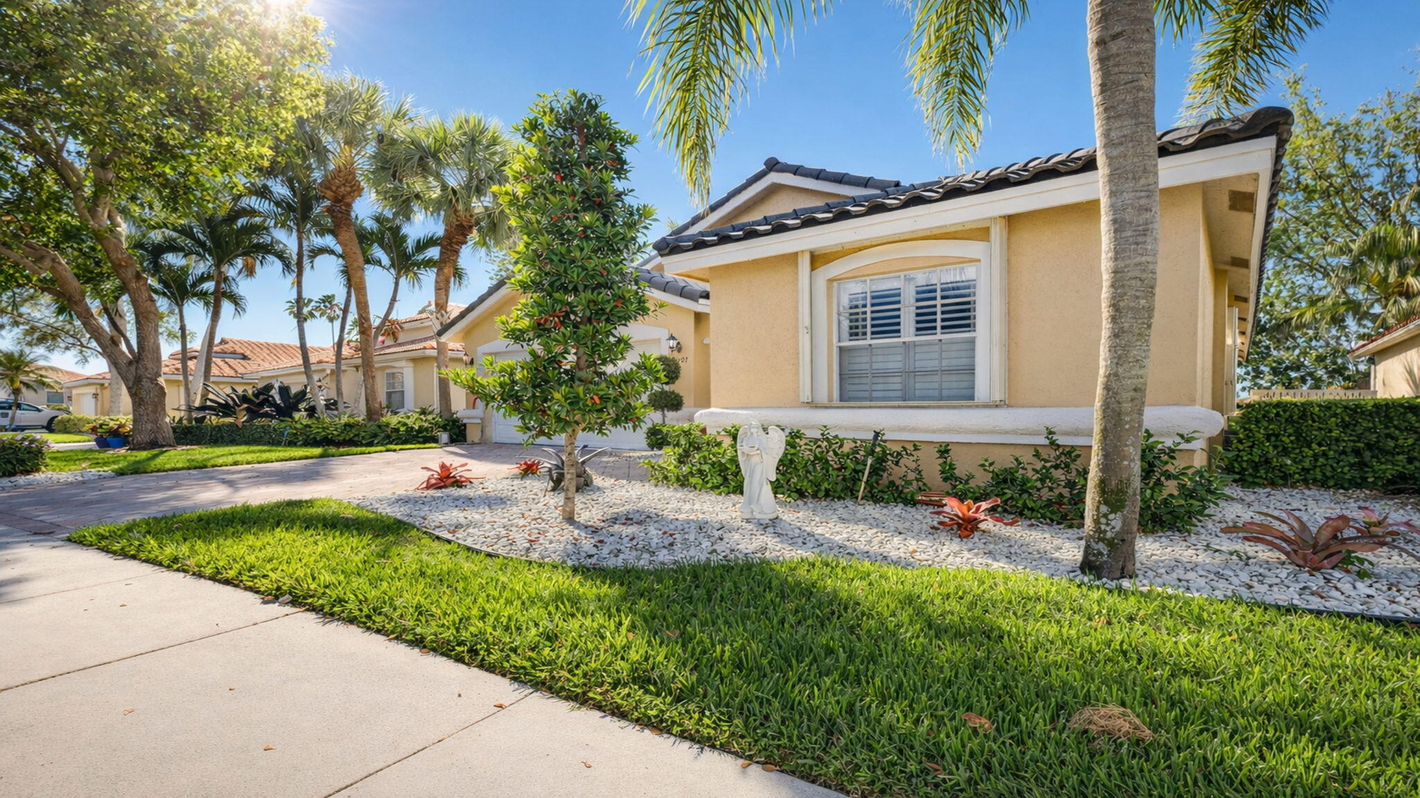 PIPERS GLEN PODS F AND H - Residential