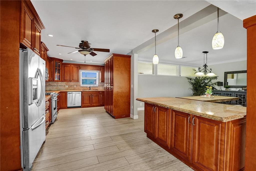 HILLSBORO HARBOR - Residential