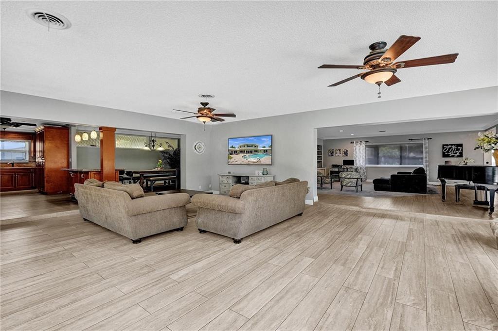 HILLSBORO HARBOR - Residential