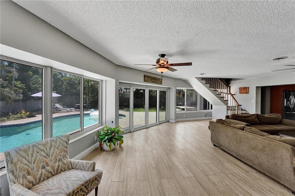 HILLSBORO HARBOR - Residential