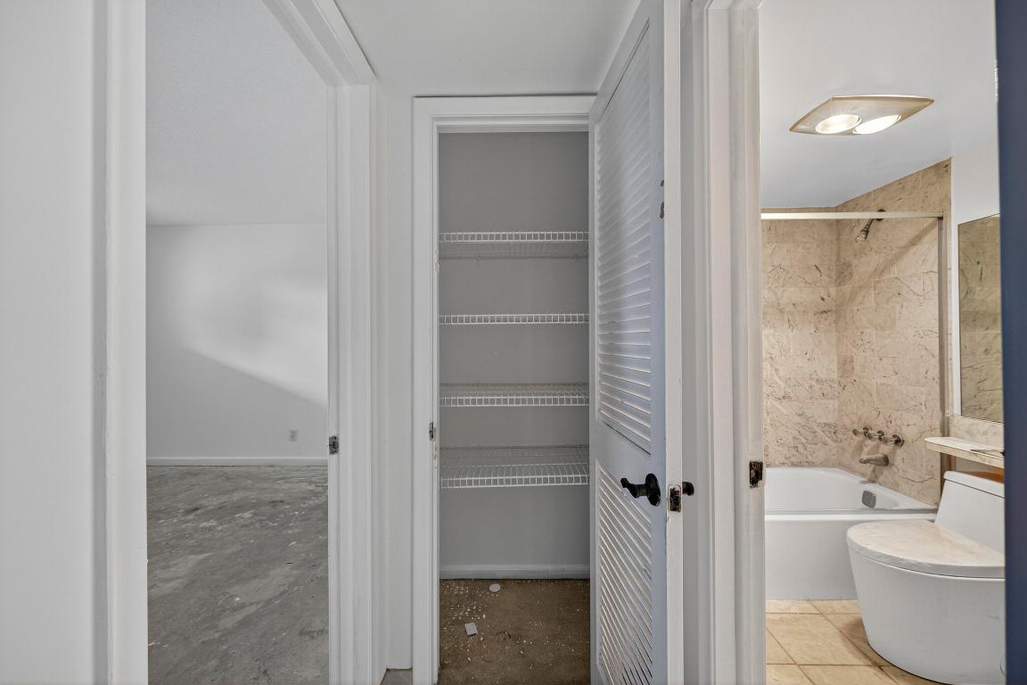 HOLLYBROOK GOLF AND Tennis - Residential