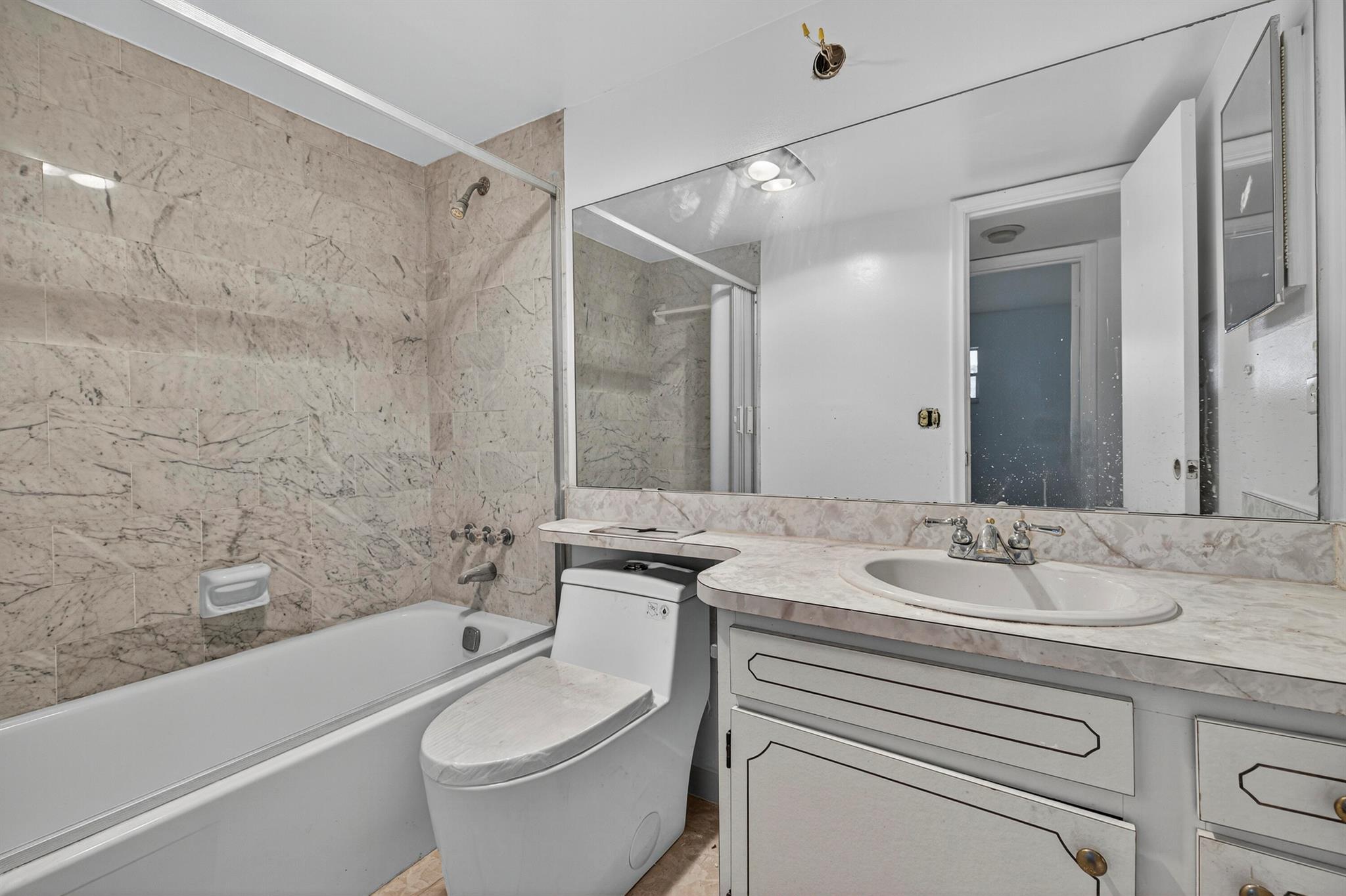 HOLLYBROOK GOLF AND Tenni - Residential